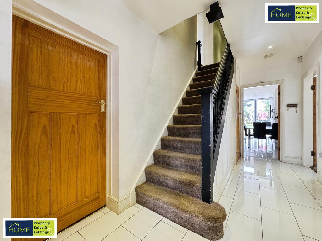 585 Loughborough Road, Birstall, Leicester, LE4 4 N