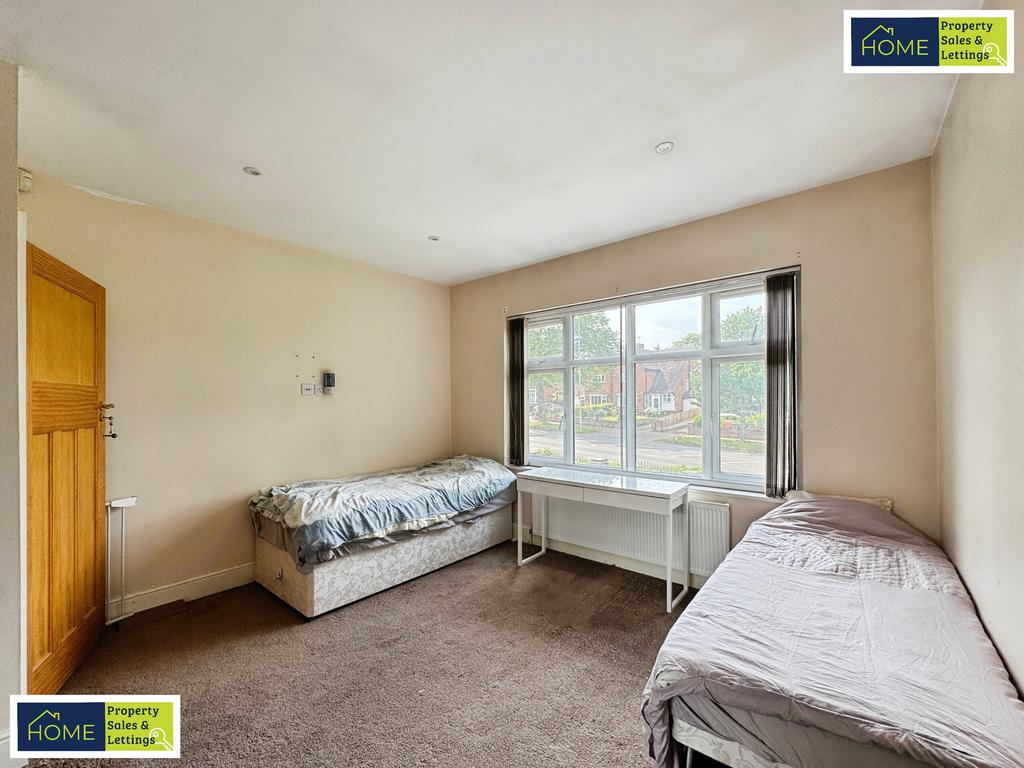 585 Loughborough Road, Birstall, Leicester, LE4 4 N