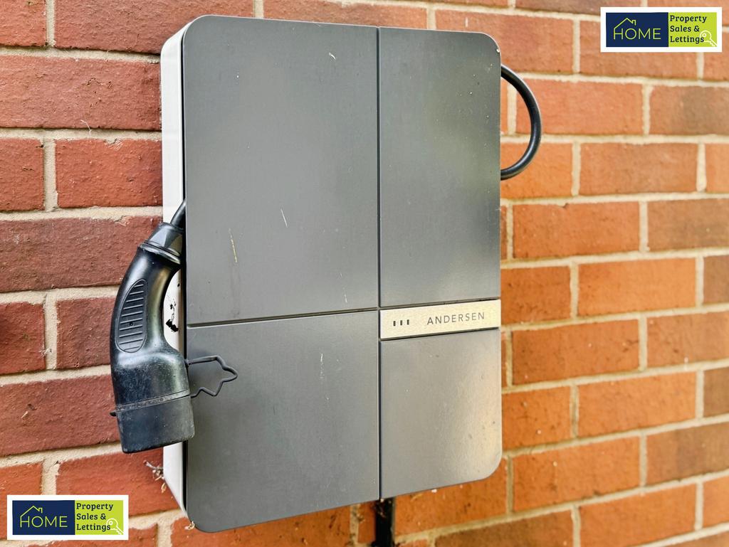 585 Loughborough Road, Birstall, Leicester, LE4 4 N
