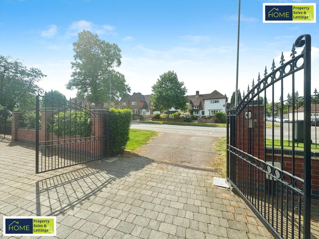 585 Loughborough Road, Birstall, Leicester, LE4 4 N