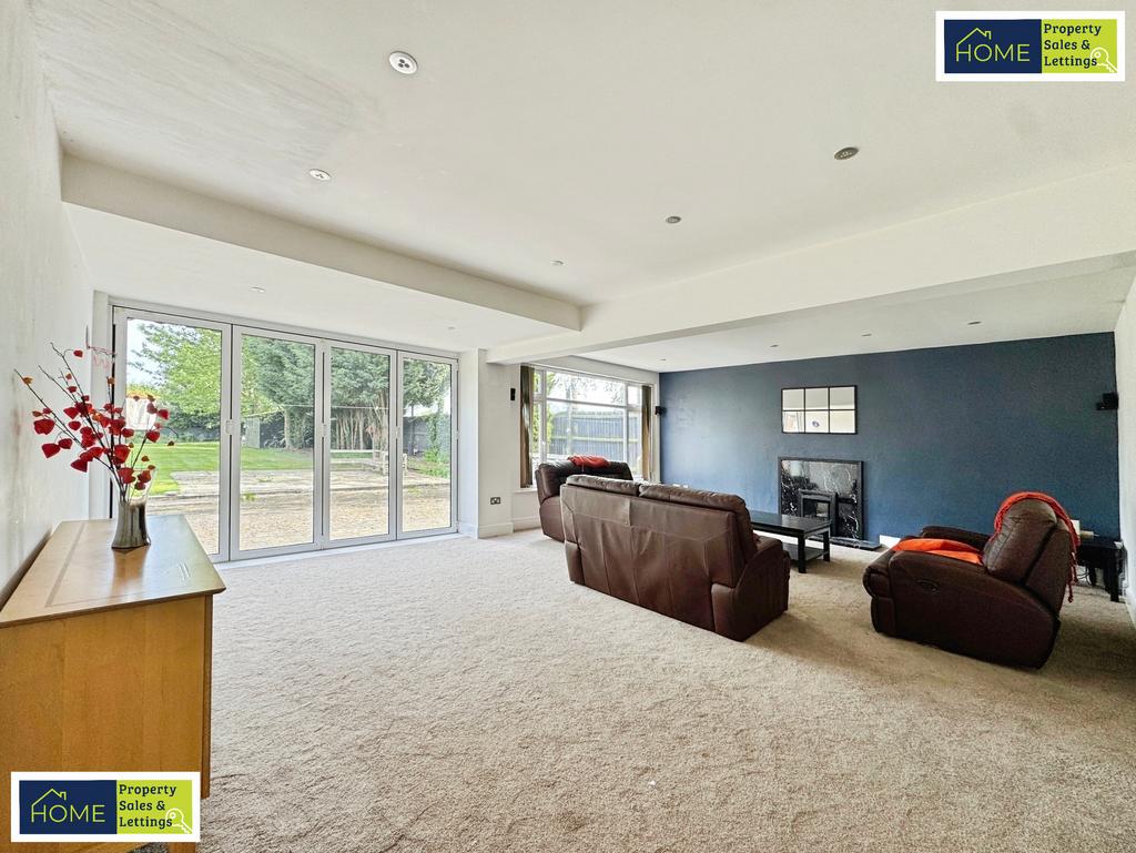 585 Loughborough Road, Birstall, Leicester, LE4 4 N
