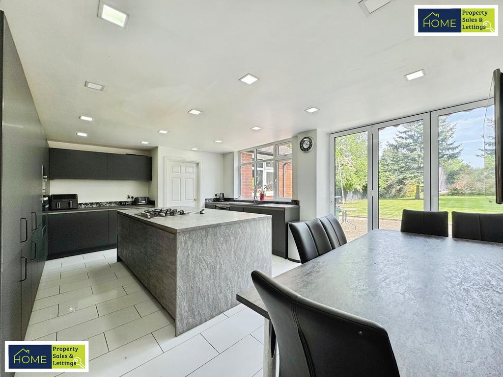 585 Loughborough Road, Birstall, Leicester, LE4 4 N