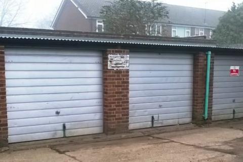 Garage to rent, Monastery Gardens, Enfield EN2