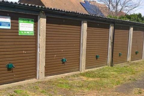 Garage to rent, Puffin Road, Isle Of Grain ME3