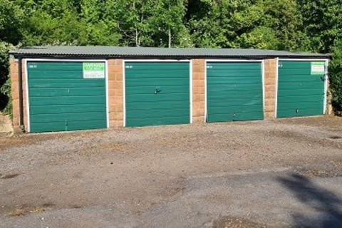 Garage to rent, St. Johns Close, Guildford GU2