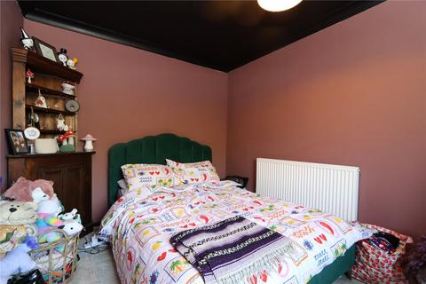 98 Corn Hill, Two Mile Ash, Milton Keynes, MK8 8HB
