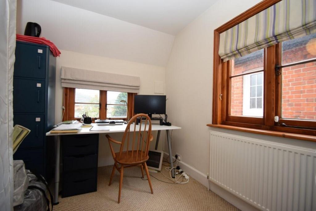 Bedroom or Study