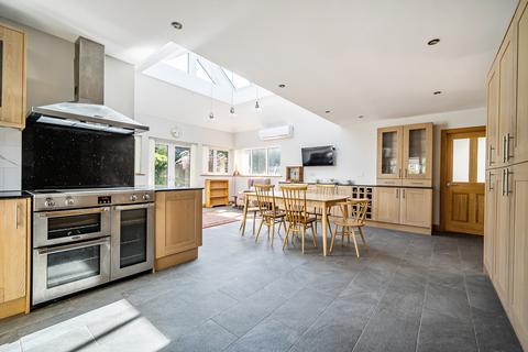 4 bedroom detached house for sale, Northcourt Avenue, Reading RG2