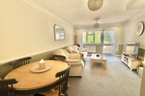 1 The Waltons, Folkestone, CT19 5QF