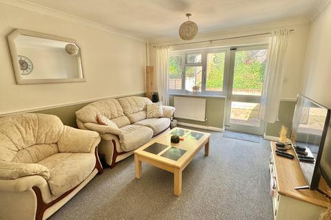 1 The Waltons, Folkestone, CT19 5QF