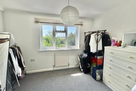 1 The Waltons, Folkestone, CT19 5QF