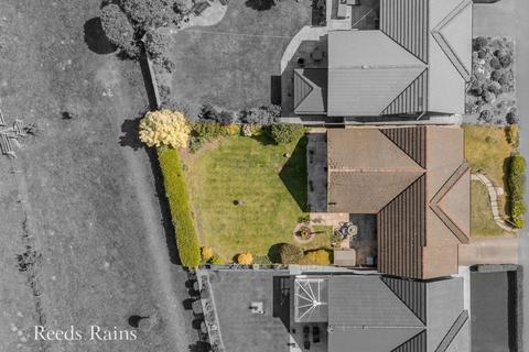 23 Elm Drive, Holmes Chapel, Crewe, CW4 7QA