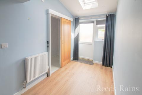 3 bedroom semi-detached house for sale, Ellerton Avenue, Ellesmere Port CH66