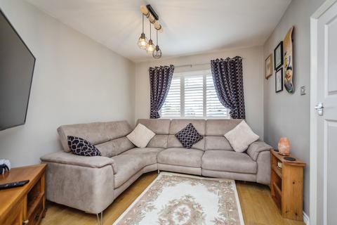 25 Lancelot Avenue, Strood, Rochester, ME2 2YU