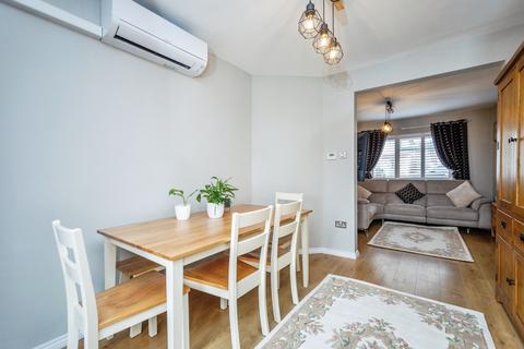25 Lancelot Avenue, Strood, Rochester, ME2 2YU