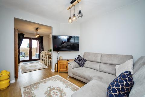 25 Lancelot Avenue, Strood, Rochester, ME2 2YU