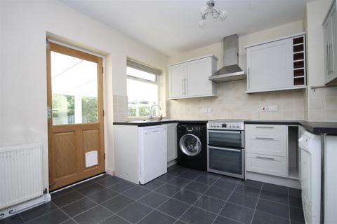 1 Willow Vale, Fetcham, Leatherhead, KT22 9TE