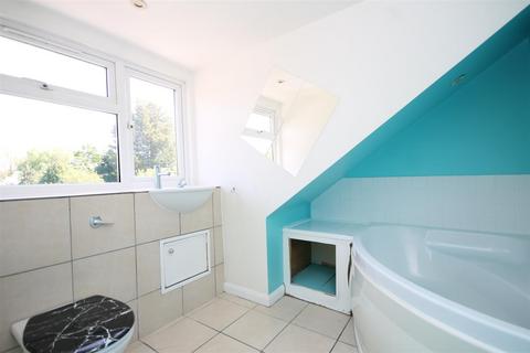 1 Willow Vale, Fetcham, Leatherhead, KT22 9TE