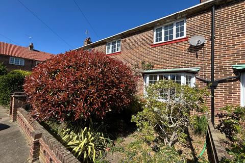 28 Buckingham Road, Richmond, TW10 7EQ