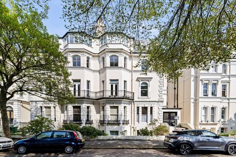 2 bedroom flat for sale, Trinity Crescent, Folkestone, CT20