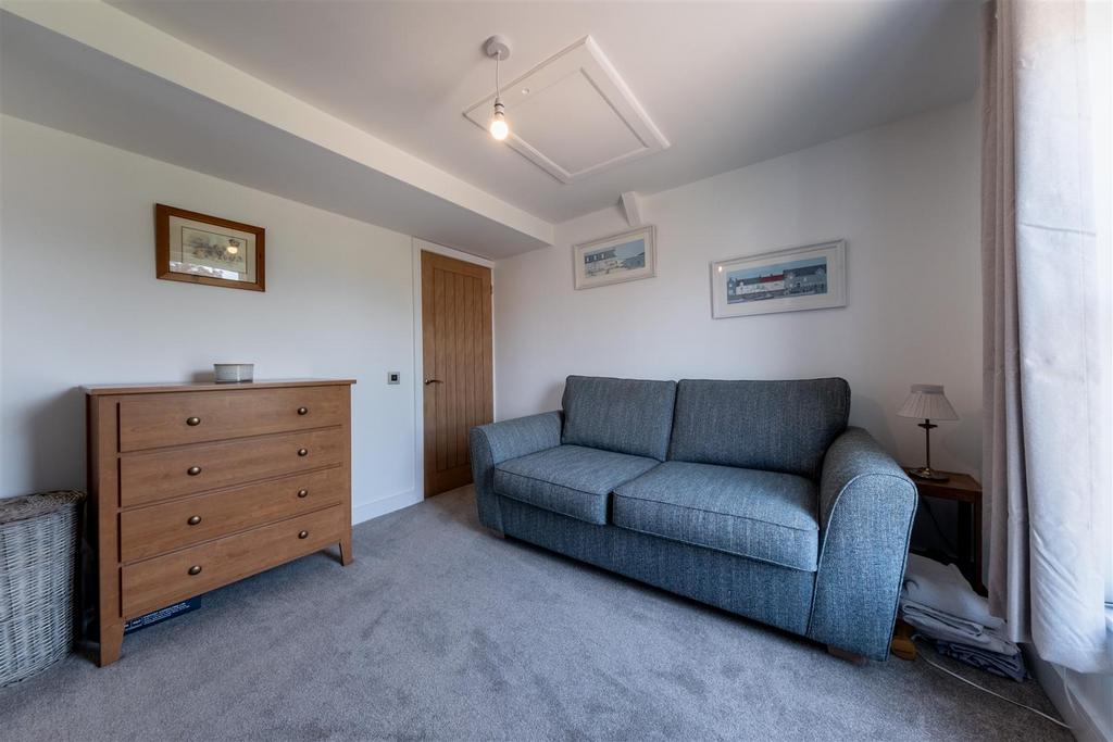 14 Burgess Place-032.jpg