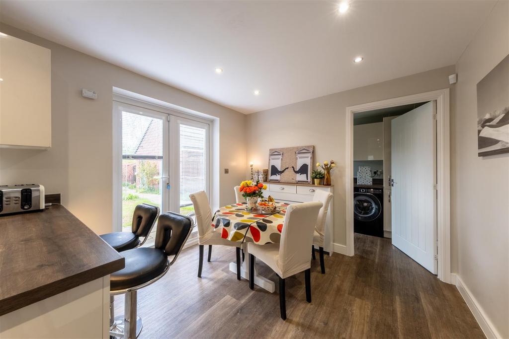 18 Williams Drive-004.jpg