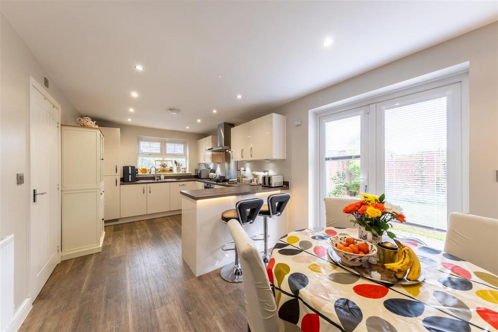 18 Williams Drive-005.jpg