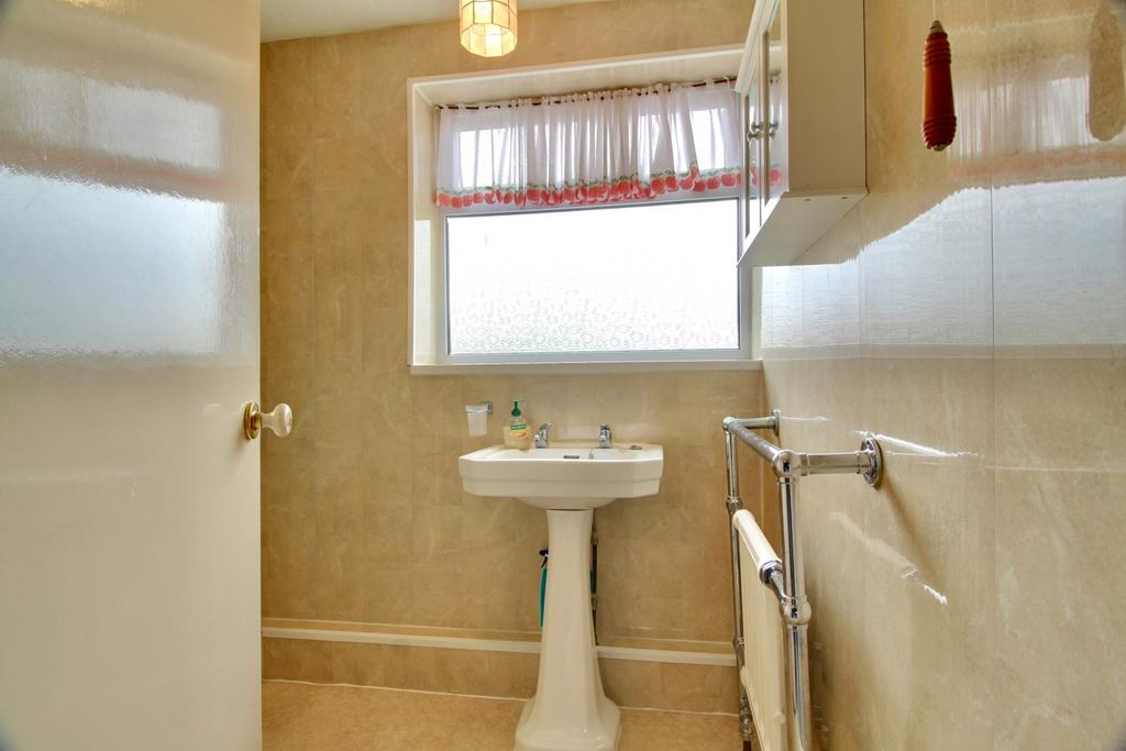 Shower Room - Gus Critchlow Ewe Move Hinckley