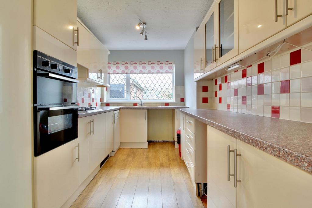 Kitchen - Gus Critchlow Ewe Move Hinckley