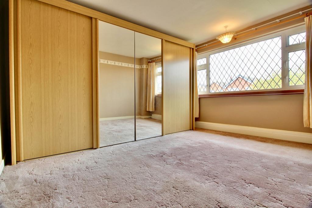 Bedroom 1 - Double Bedroom - Gus Critchlow Ewe Move