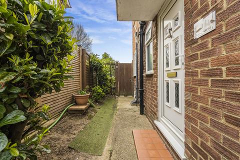 29 Vernon Close, Epsom, KT19 9LF