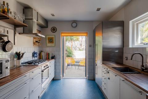 89 Park Grove Road, London, E11 4PT
