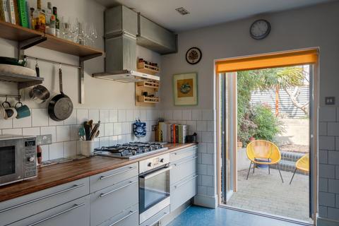 89 Park Grove Road, London, E11 4PT