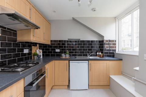 7 Gloucester Lane, Edinburgh, EH3 6ED