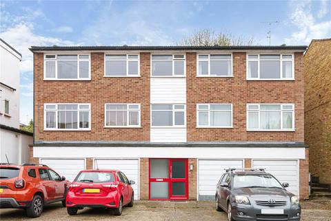 61b Warwick Road, Barnet, EN5 5EH