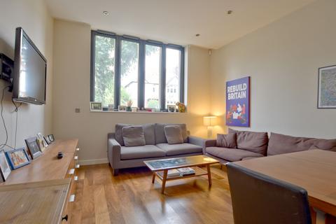 2 bedroom flat for sale, Highgate Road, Dartmouth Park, London NW5