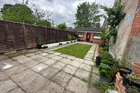 5 bedroom semi-detached house to rent, Nansen Road, Sparkhill B11