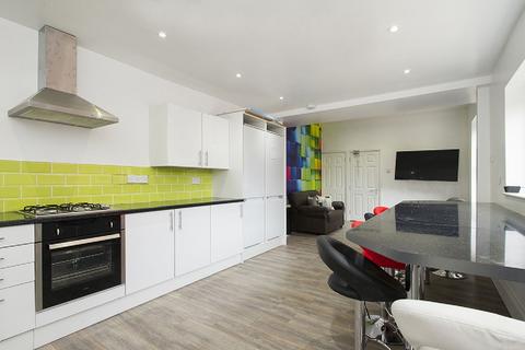 6 bedroom terraced house to rent, 10 Derby Grove