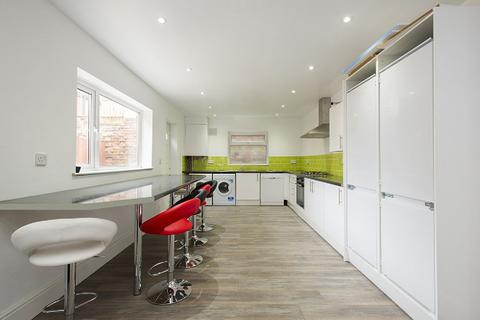 6 bedroom terraced house to rent, 10 Derby Grove