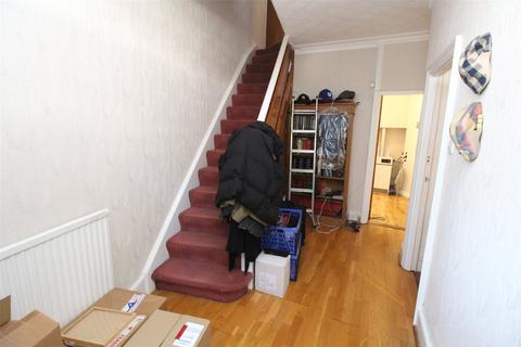 3 bedroom end of terrace house for sale, Shaftesbury Avenue, Barnet EN5
