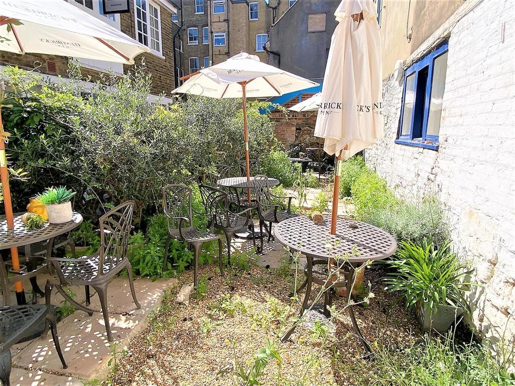 Private Garden