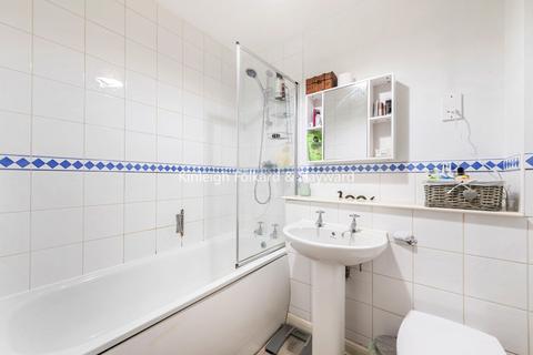 23 Ashmore Close, London, SE15 5GY