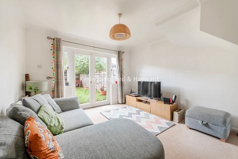 23 Ashmore Close, London, SE15 5GY