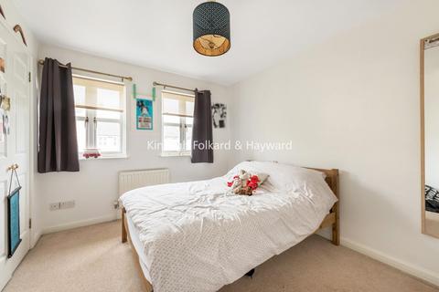 23 Ashmore Close, London, SE15 5GY
