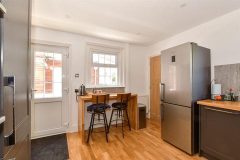 3 bedroom detached house for sale, Colenutts Road, Ryde PO33