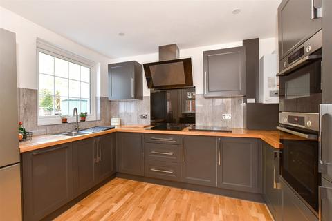 3 bedroom detached house for sale, Colenutts Road, Ryde PO33