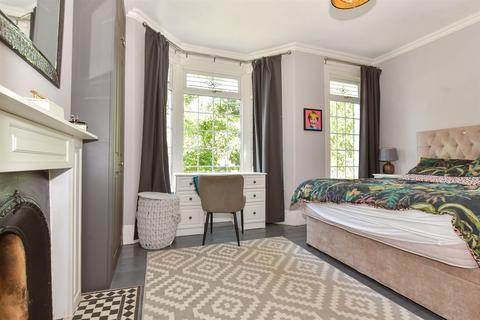4 bedroom terraced house for sale, Haroldstone Road, Walthamstow