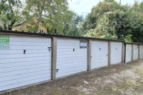 Garage to rent, Woodberry Walk, Birmingham B27