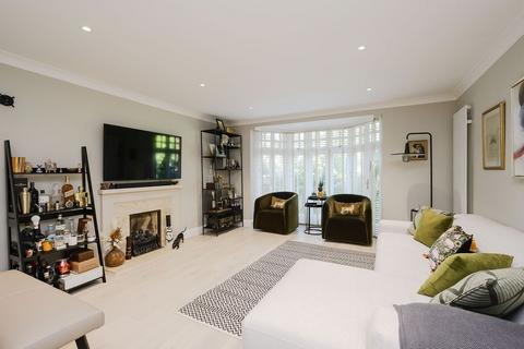 2 bedroom flat for sale, Arterberry Road, London SW20