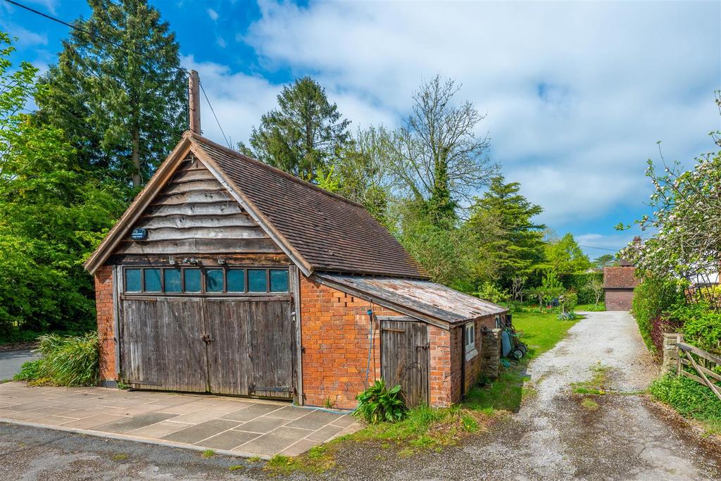 Detached Garage